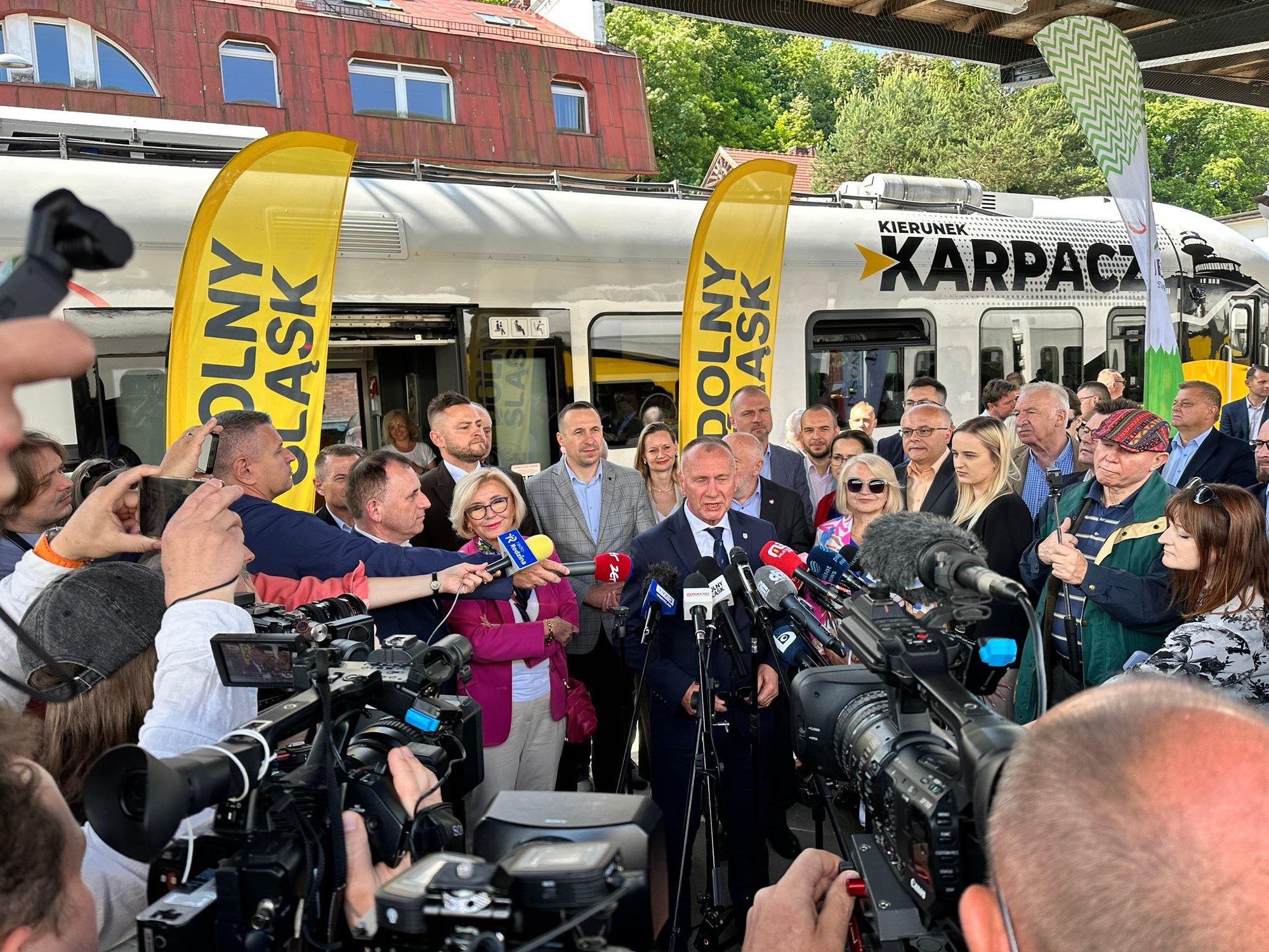 stao-sie-po-cwierc-wieku-ruszy-pociag-do-karpacza-133687