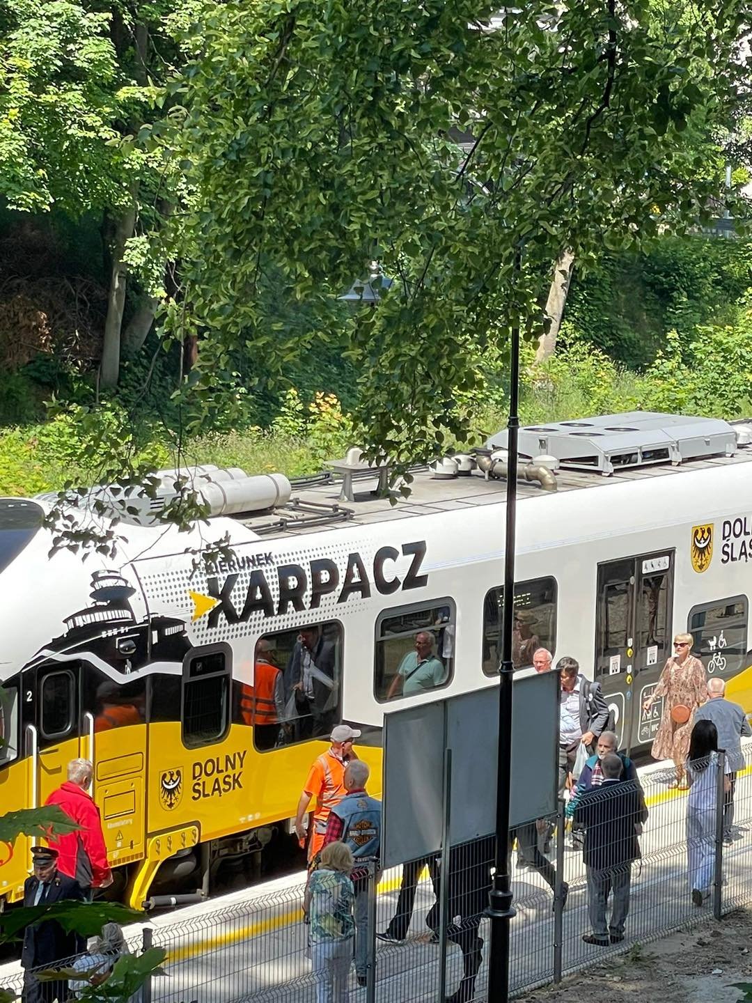 stao-sie-po-cwierc-wieku-ruszy-pociag-do-karpacza-133687