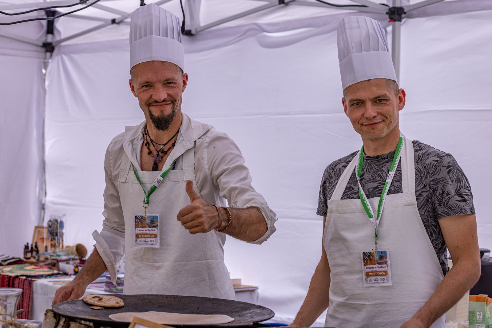 plac-ratuszowy-peen-smakow-trwa-festiwal-o-winie-w-kotlinie-133718