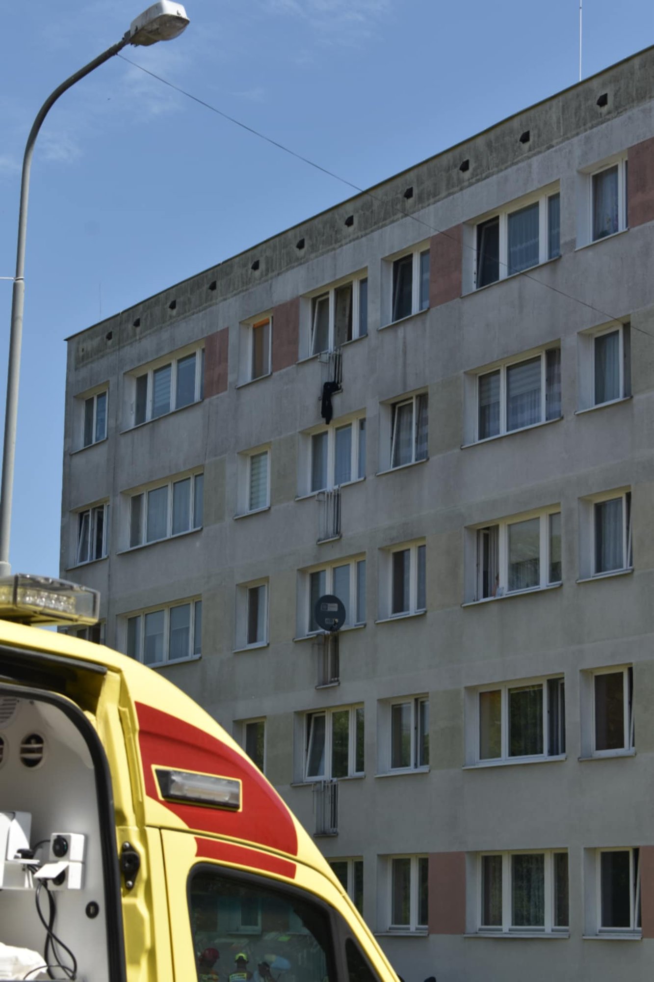 przezy-upadek-z-czwartego-pietra-133724