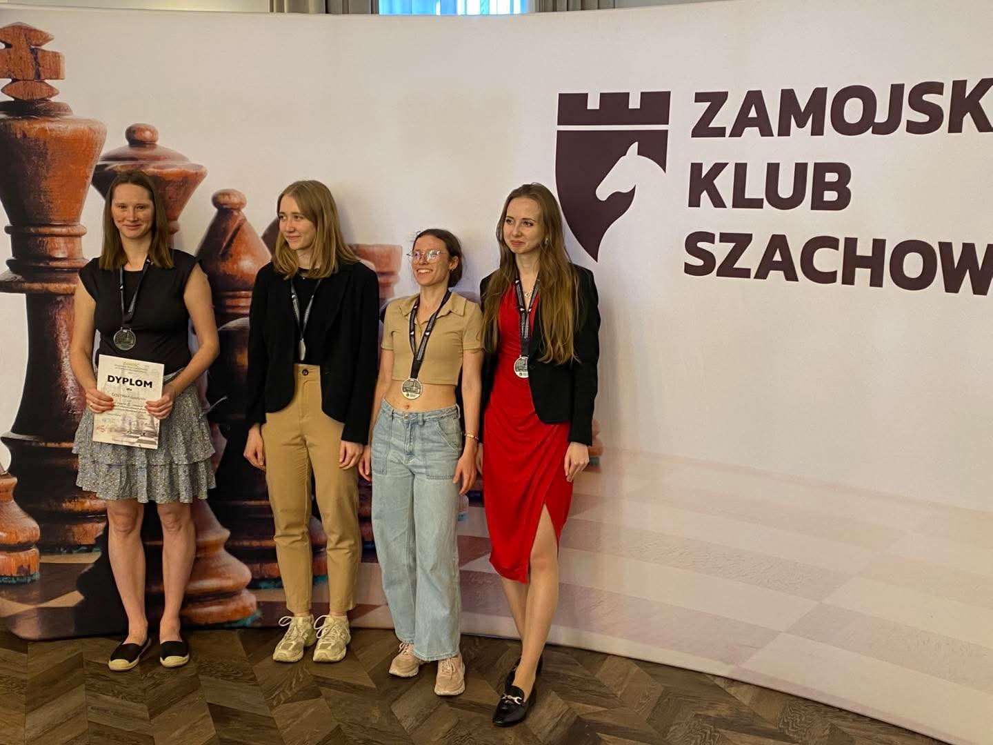 siostry-dwilewicz-z-medalami-mistrzostw-polski-133735