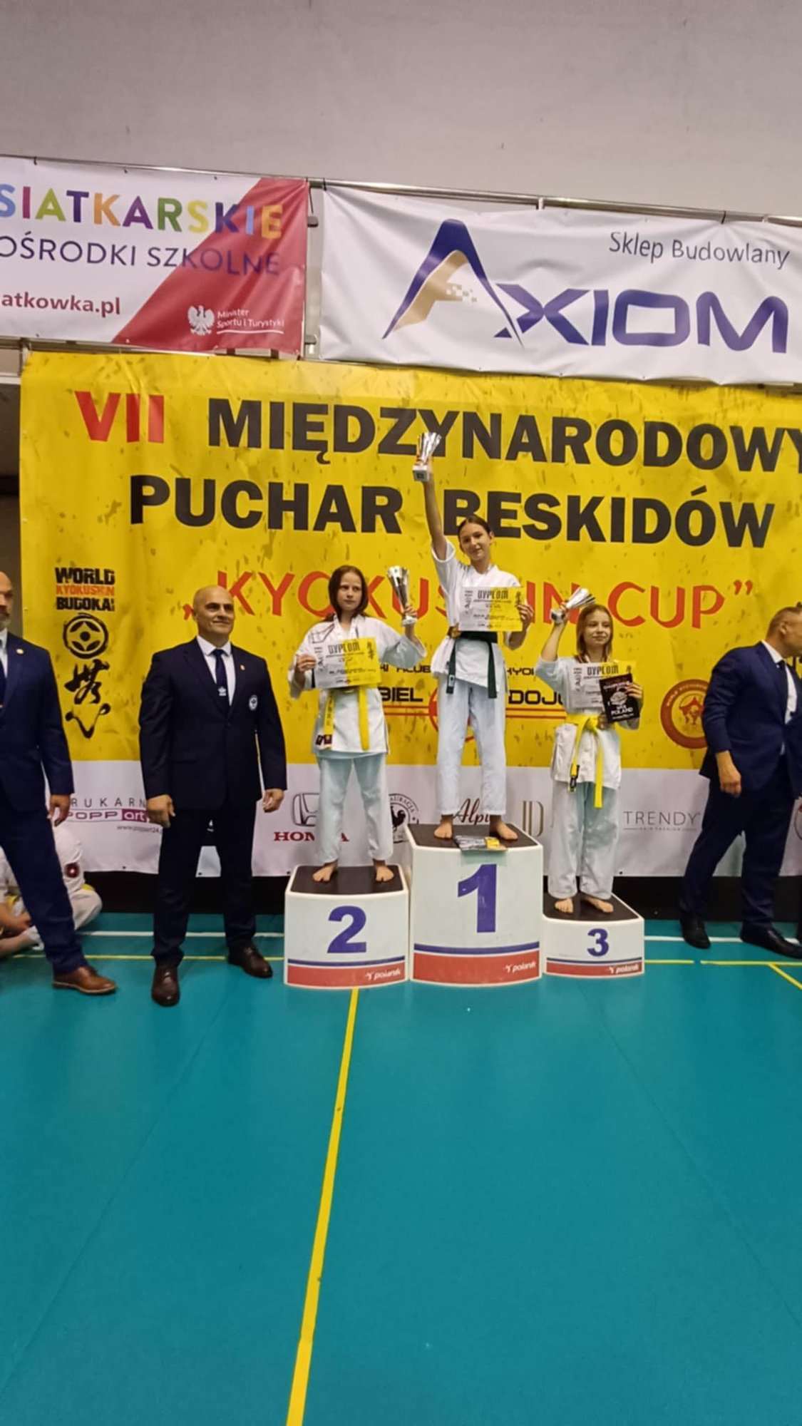 osiem-krazkow-podczas-miedzynarodowych-zawodow-133747