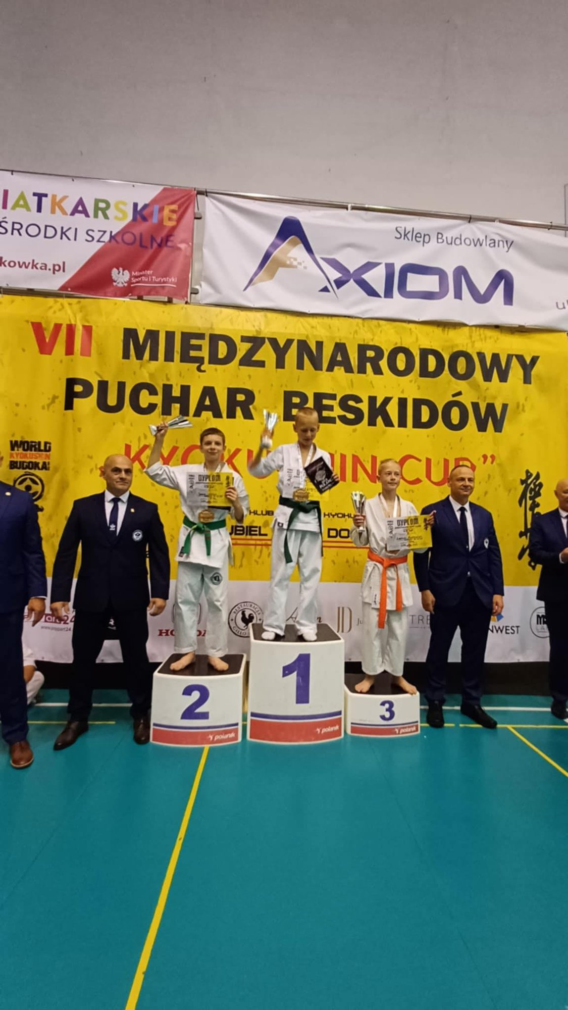 osiem-krazkow-podczas-miedzynarodowych-zawodow-133747