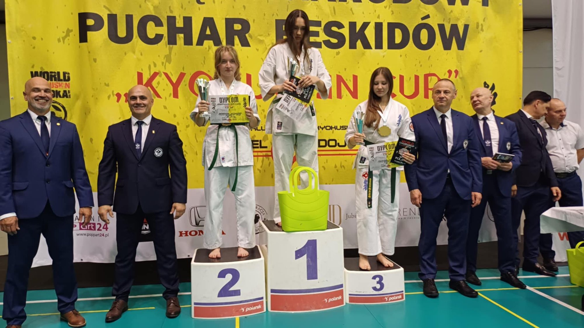 osiem-krazkow-podczas-miedzynarodowych-zawodow-133747