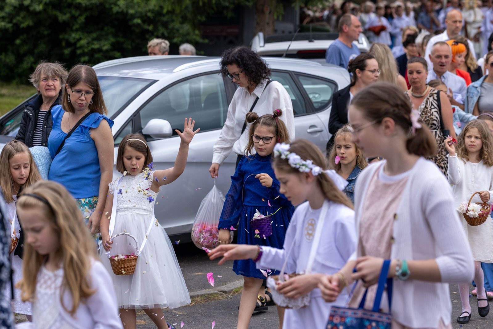 tumy-wiernych-na-procesji-na-zabobrzu-133809