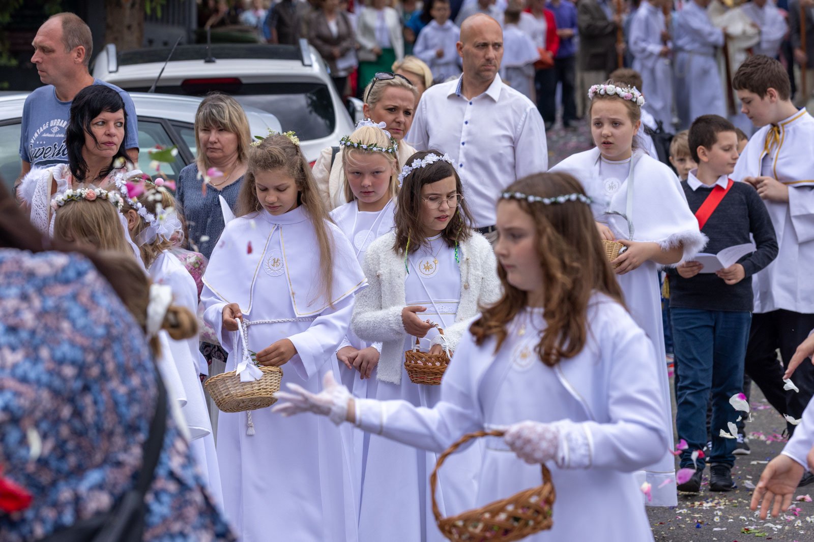 tumy-wiernych-na-procesji-na-zabobrzu-133809