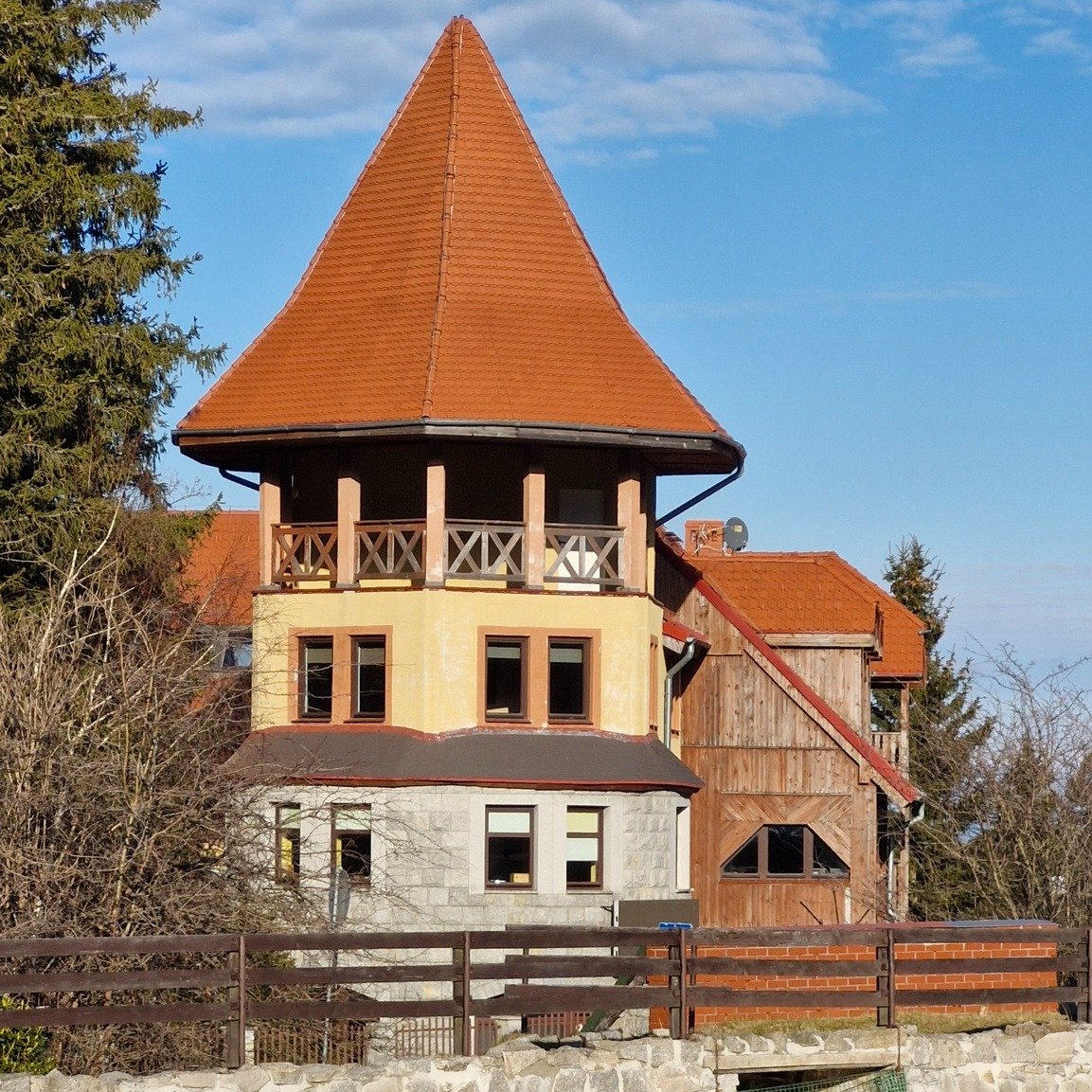 centrum-edukacji-kpn-do-przebudowy-133813