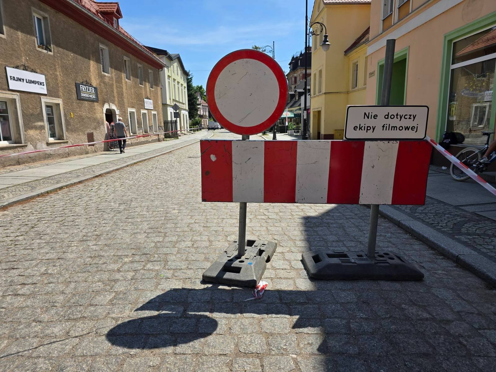 utrudnienia-w-cieplicach-przez-plan-filmowy-133848