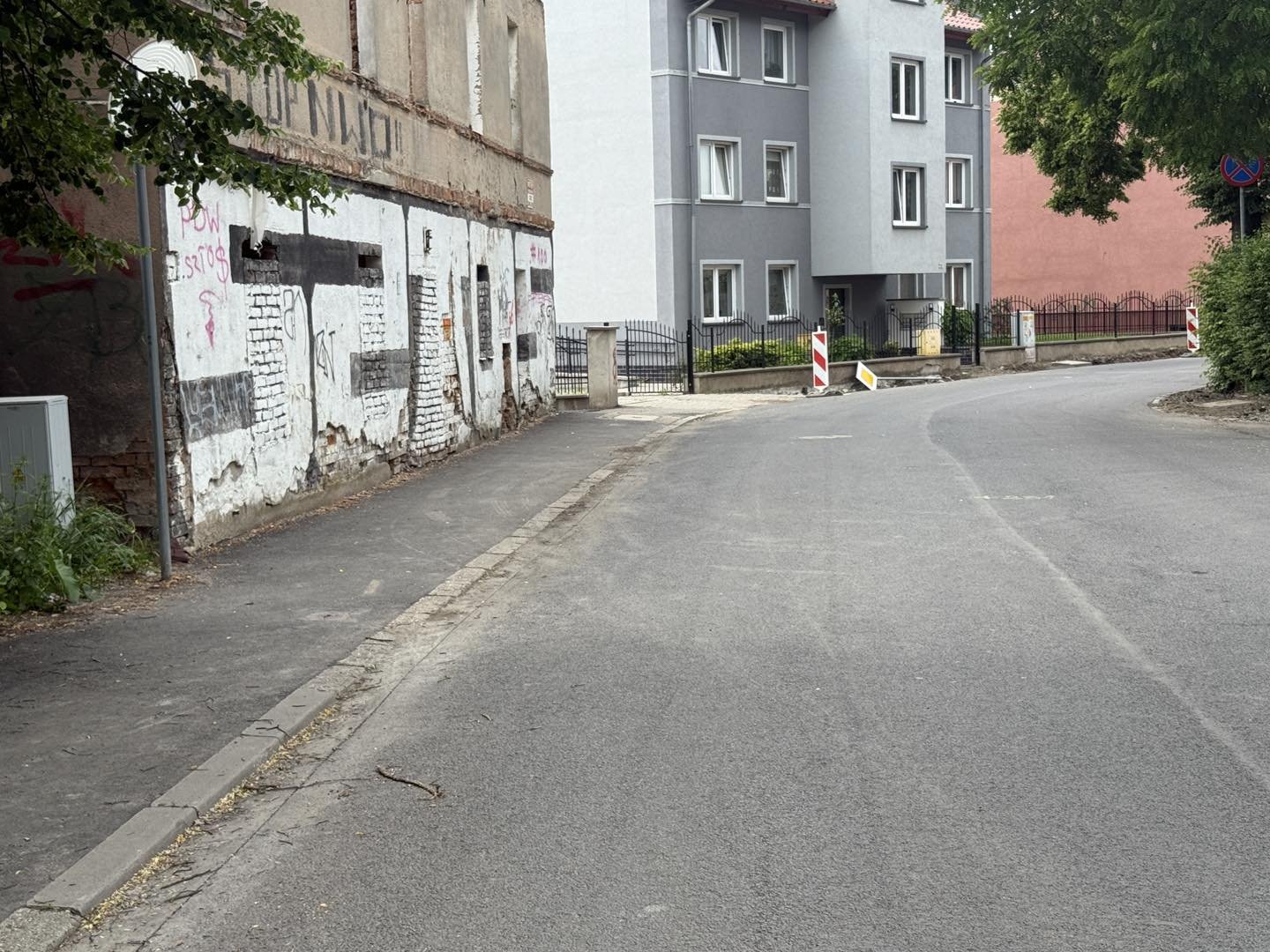 przebudowa-chodnikow-w-cieplicach-trwa-133897