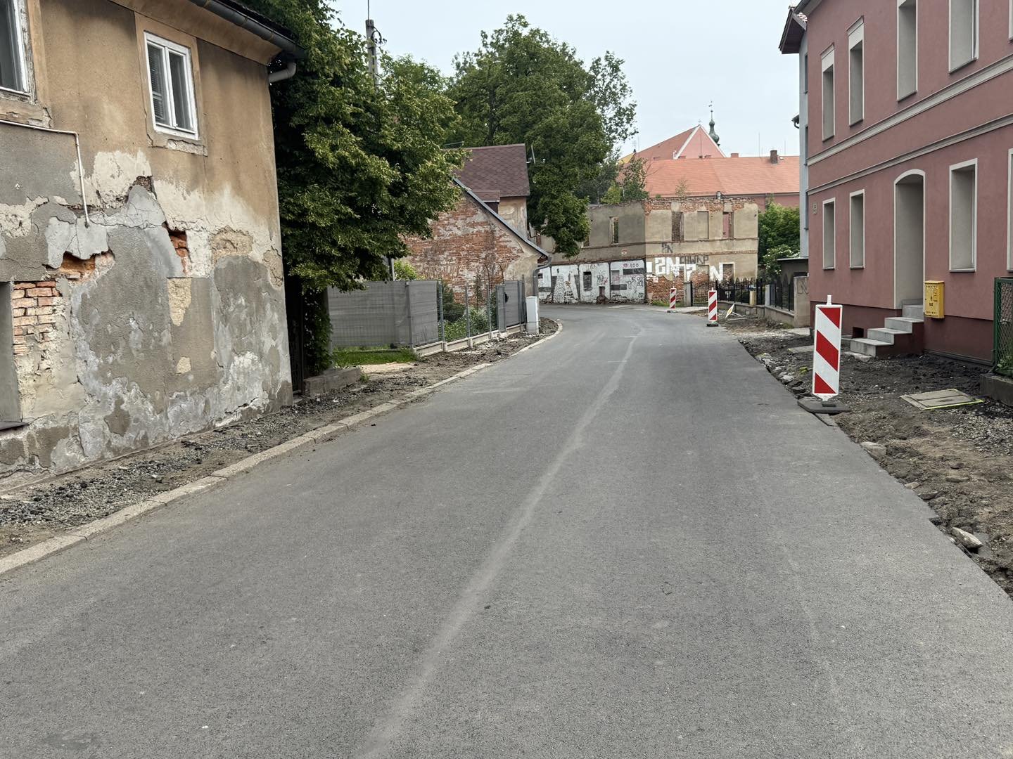przebudowa-chodnikow-w-cieplicach-trwa-133897