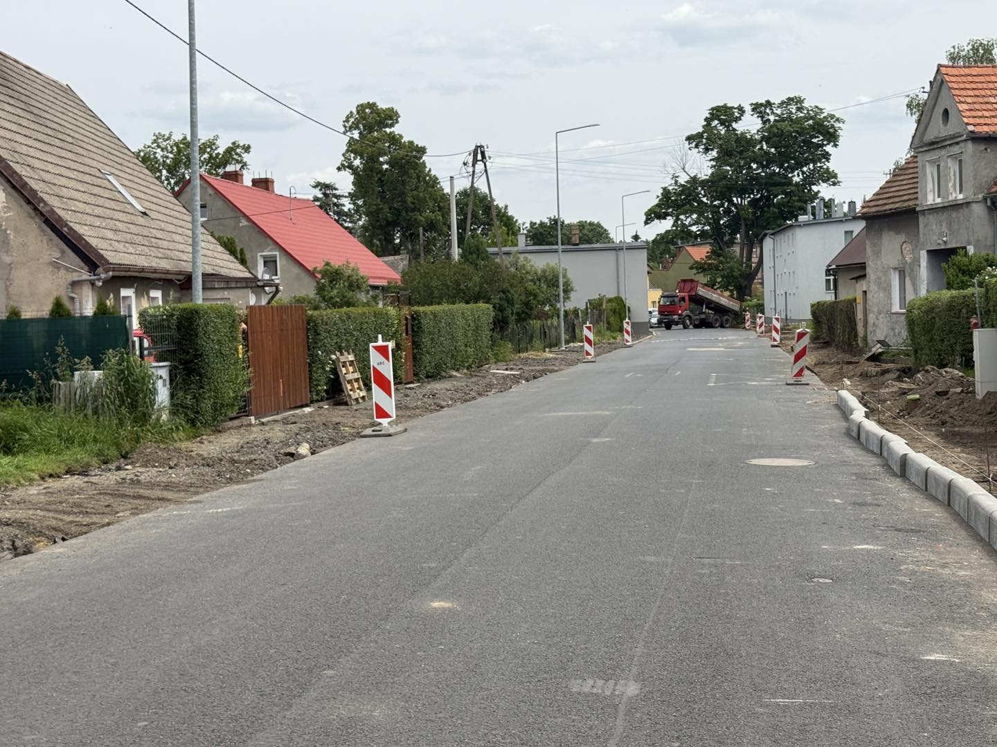przebudowa-chodnikow-w-cieplicach-trwa-133897