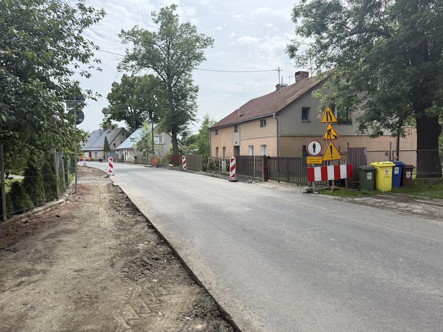 przebudowa-chodnikow-w-cieplicach-trwa-133897