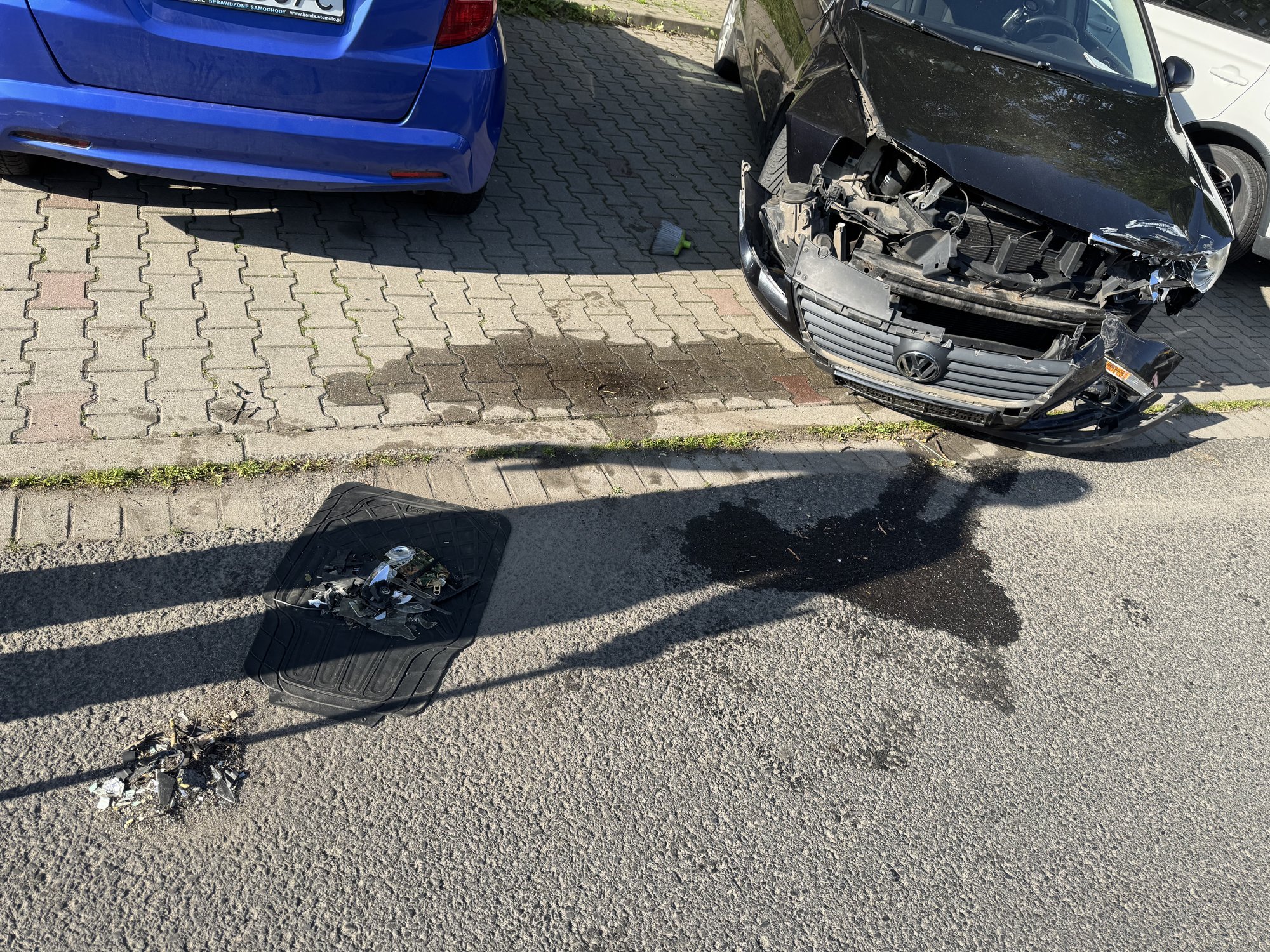 wyjezdza-z-parkingu-prosto-w-taksowke-133929