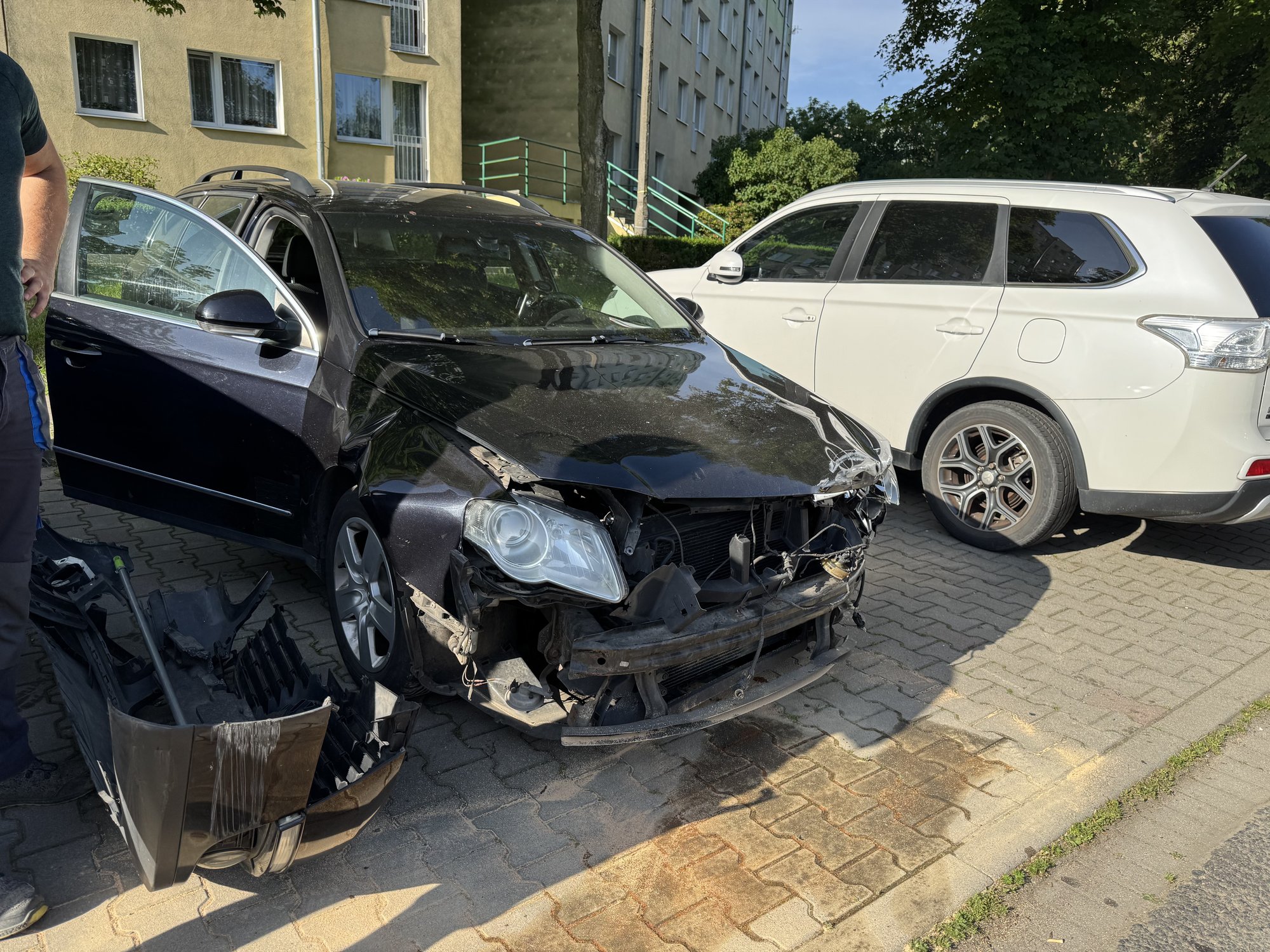 wyjezdza-z-parkingu-prosto-w-taksowke-133929
