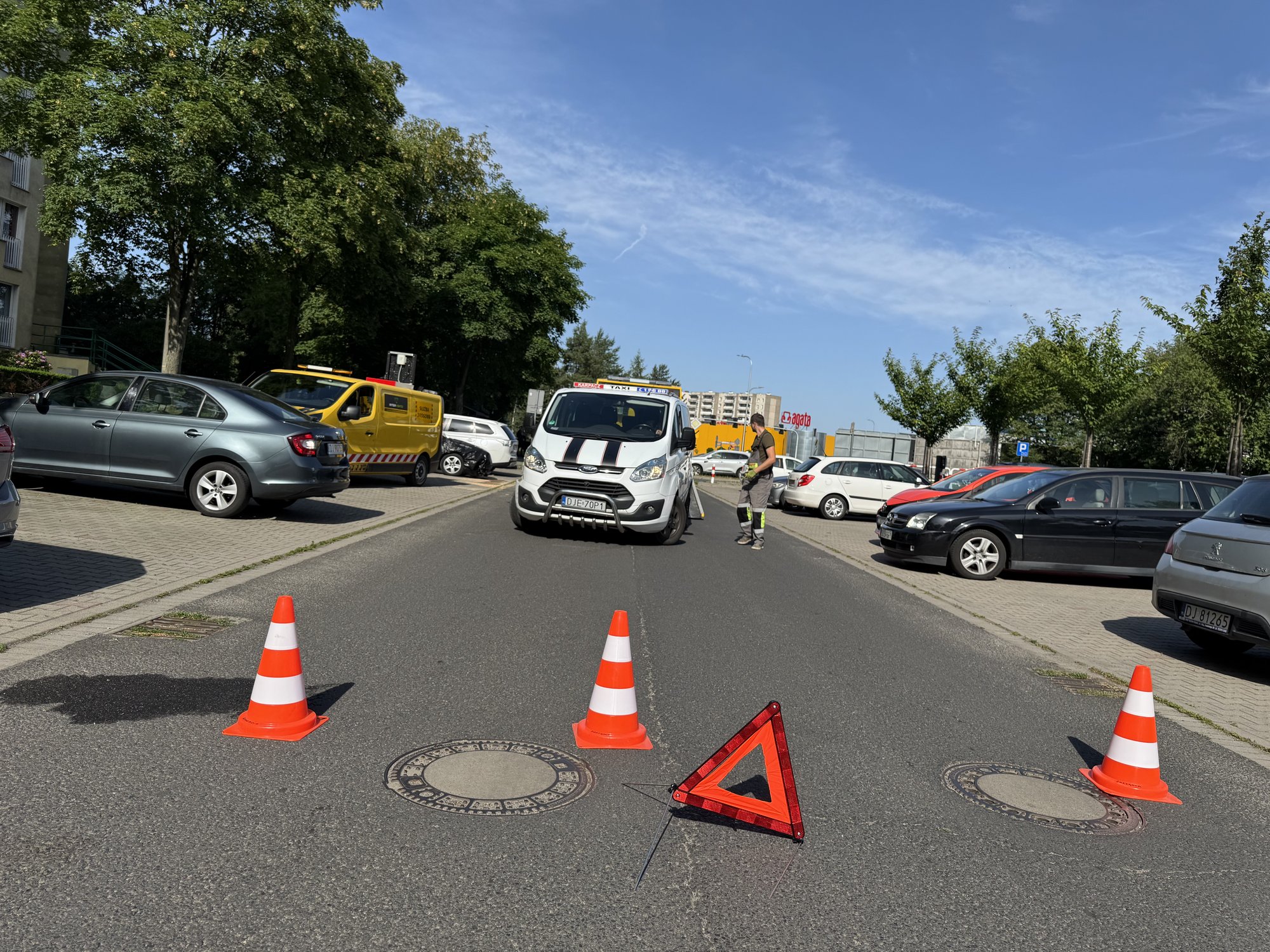 wyjezdza-z-parkingu-prosto-w-taksowke-133929