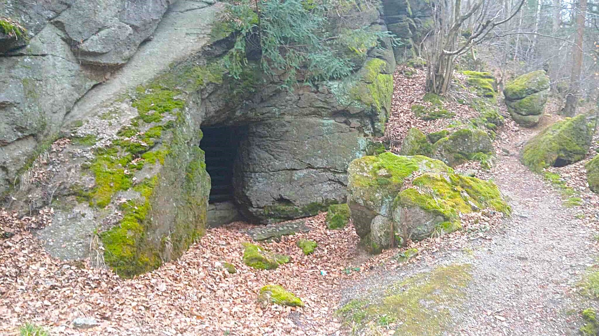 drazyli-je-wiezniowie-w-czasie-wojny-tajemnicze-sztolnie-w-piechowicach-133945