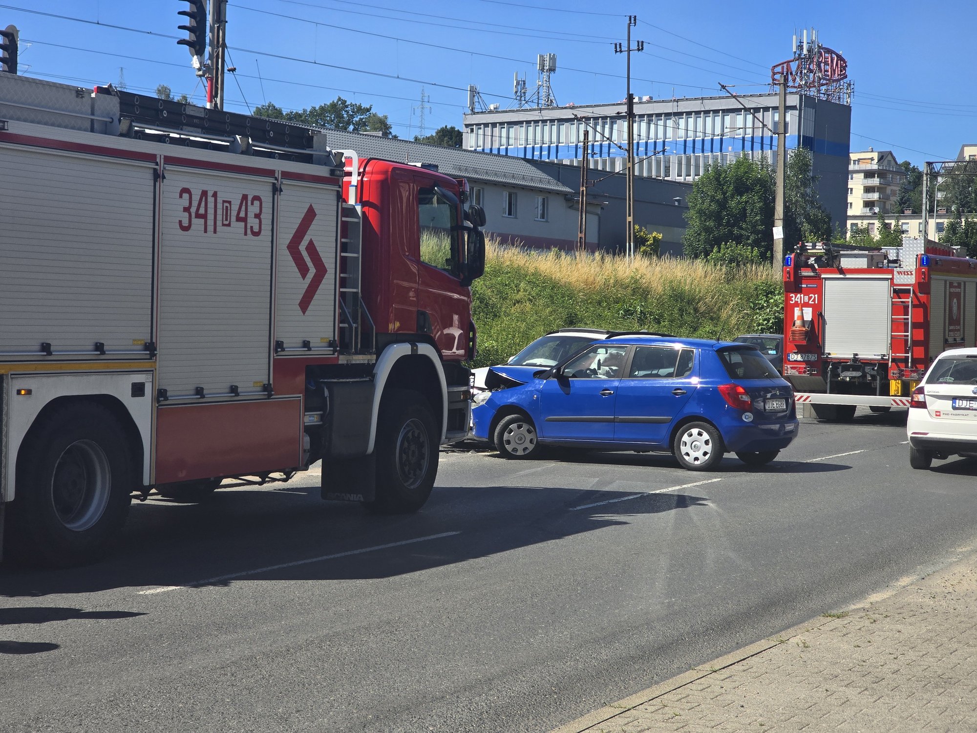 bliskie-spotkanie-bmw-i-skody-134042