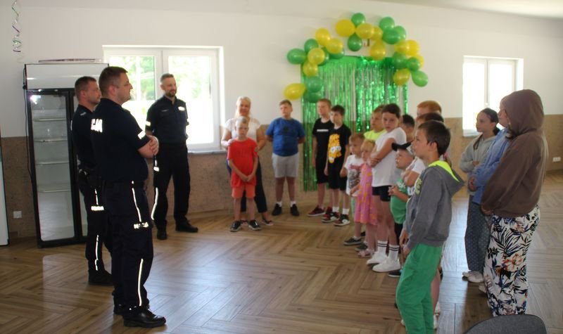 bezpieczne-wakacje-z-policja-edukacja-zabawa-i-prewencja-134223