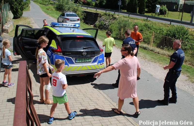 bezpieczne-wakacje-z-policja-edukacja-zabawa-i-prewencja-134223