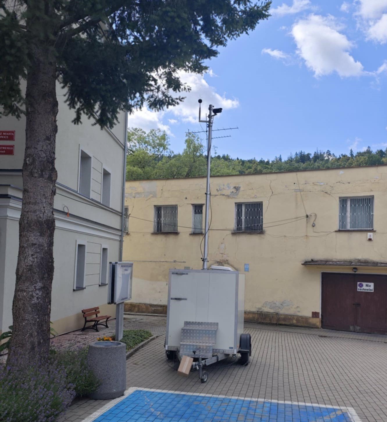 sprawdza-jak-gosno-jest-w-miescie-134249