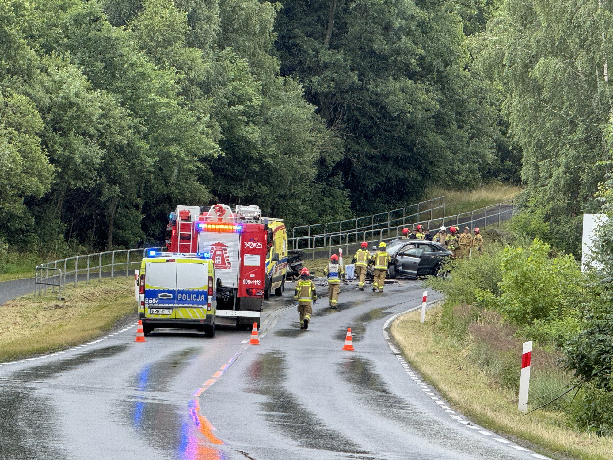 powazne-zderzenie-trzech-aut-na-sudeckiej-134262