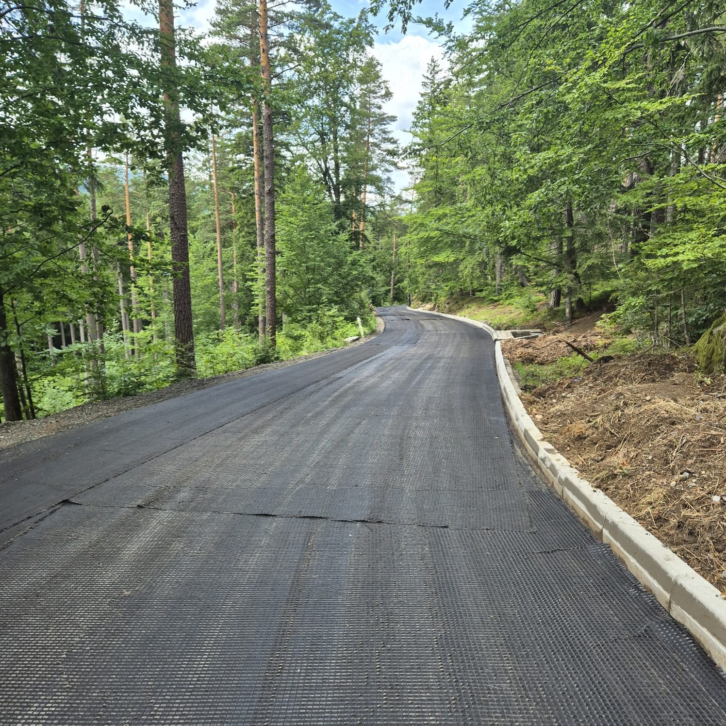 nowy-asfalt-na-drodze-powiatowej-134279