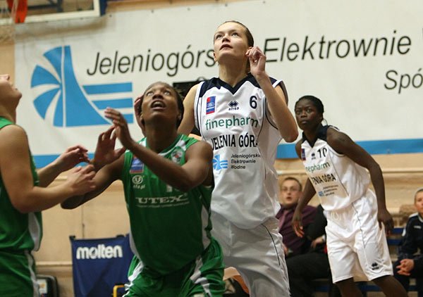 koszykarki-finepharm-kk-azs-wygray-drugi-mecz-13435