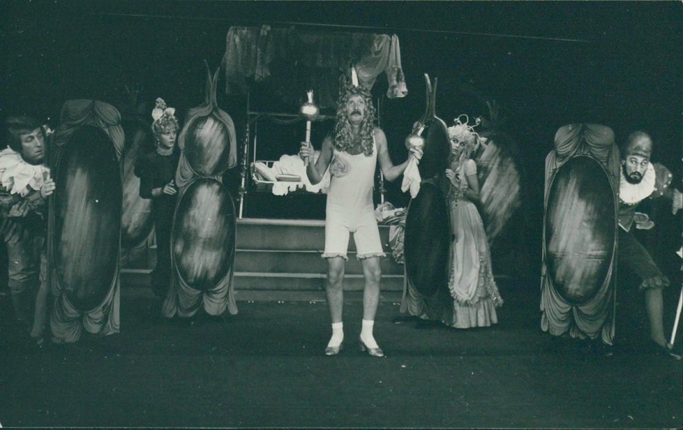 zmara-autorka-krola-malowanego-wystawianego-w-norwidzie-134420