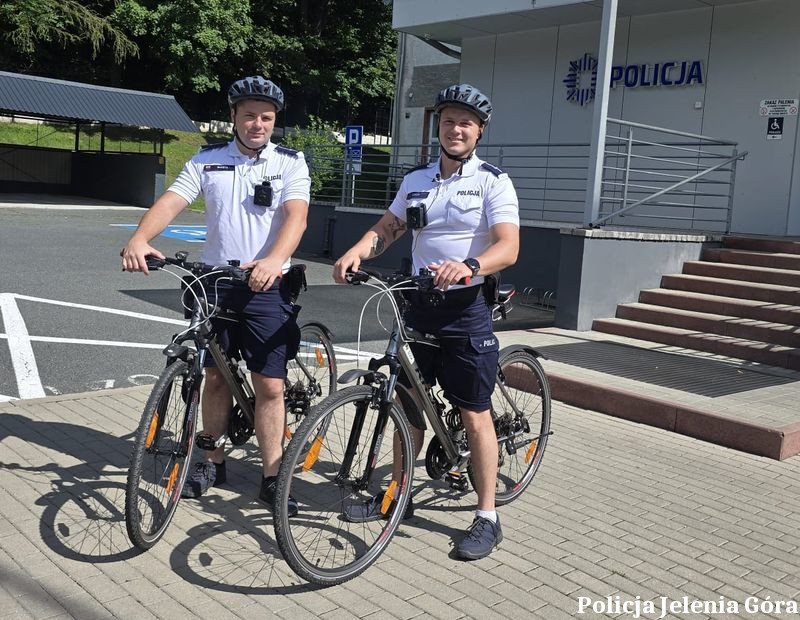 policjanci-na-rowerach-dbaja-o-bezpieczenstwo-mieszkancow-jeleniej-gory-134438