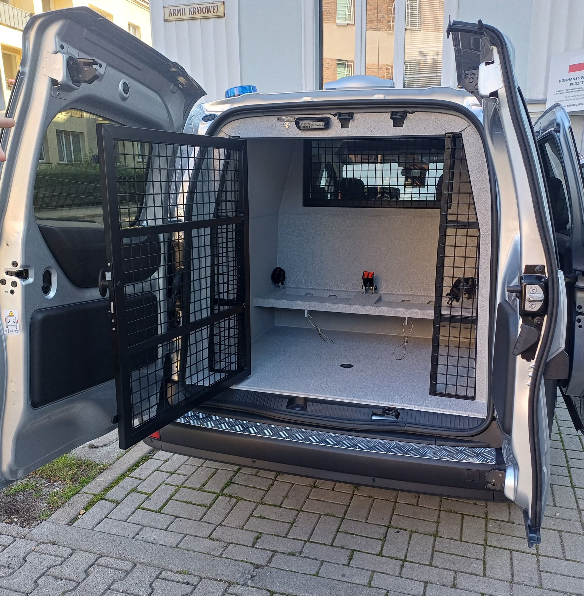 straz-miejska-z-nowym-radiowozem-134602