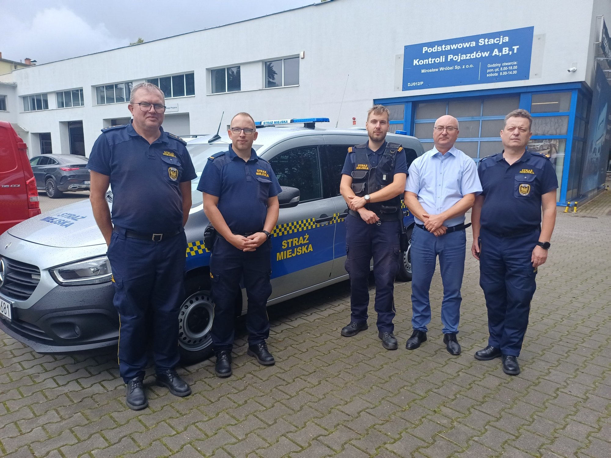 straz-miejska-z-nowym-radiowozem-134602