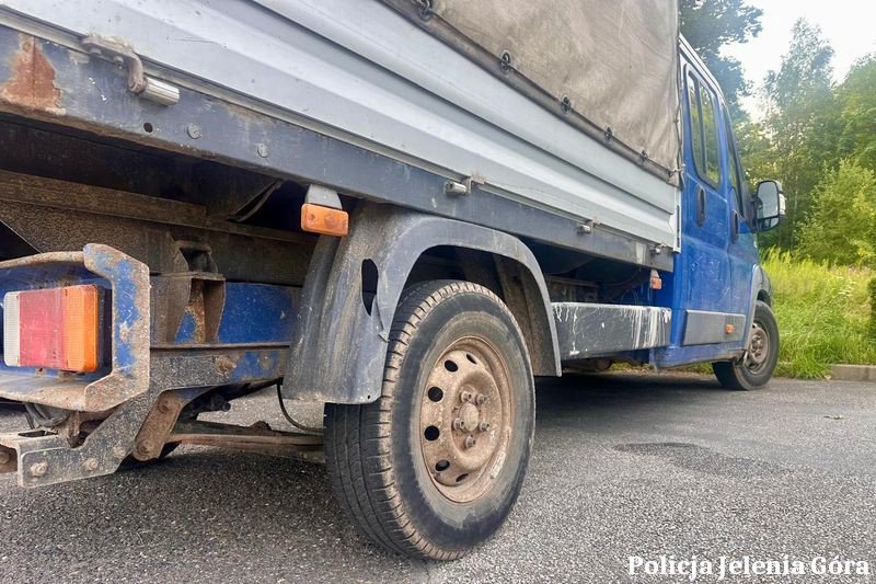 zatrzymany-kierowca-z-zakazem-prowadzenia-pojazdow-citroen-z-licznymi-usterkami-oraz-przekroczona-predkosc-w-terenie-zabudowanym-134765