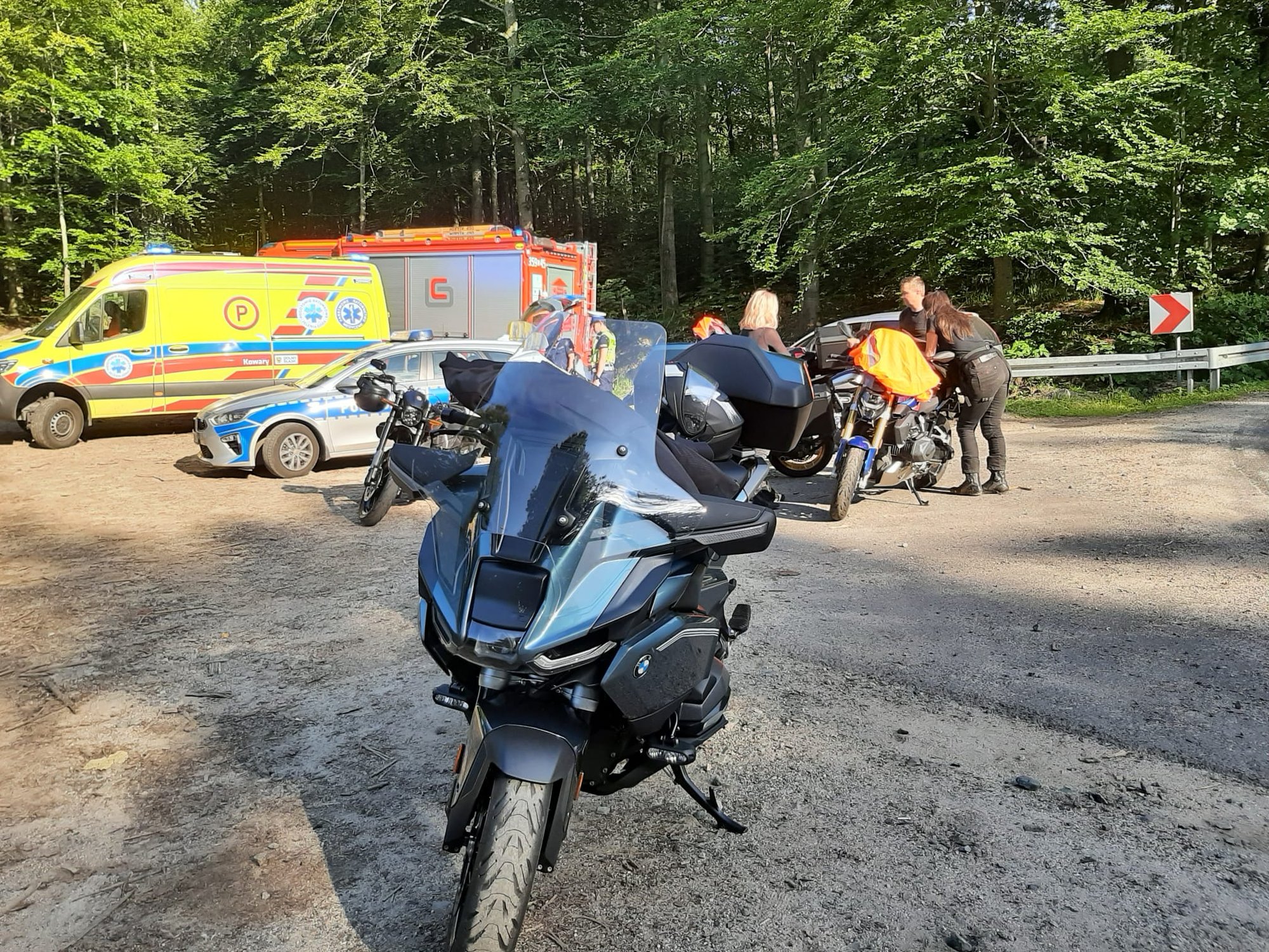 motocyklista-wpad-w-poslizg-na-jezyku-tesciowej-134798