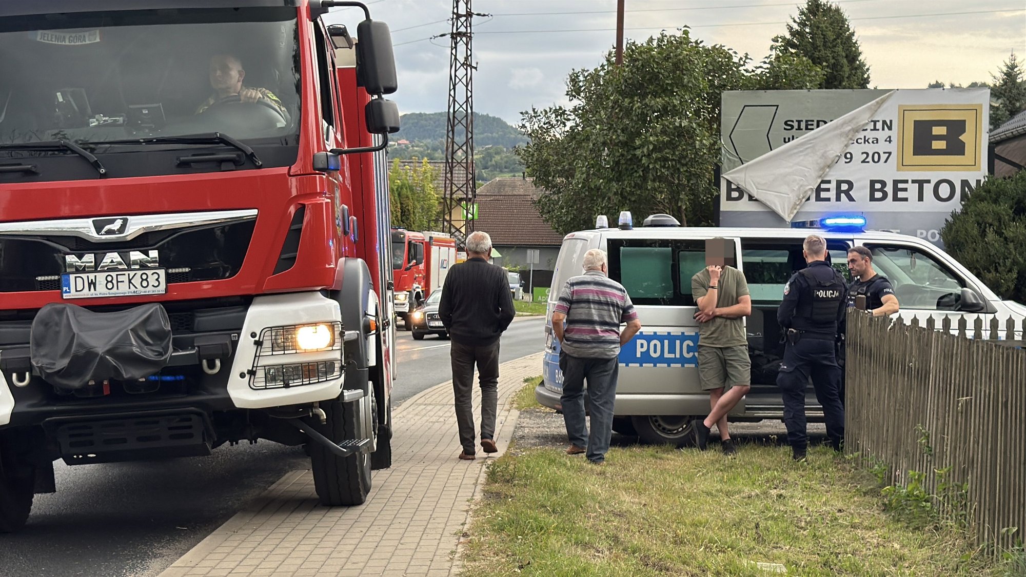 bmw-w-pocie-i-na-podworku-135155