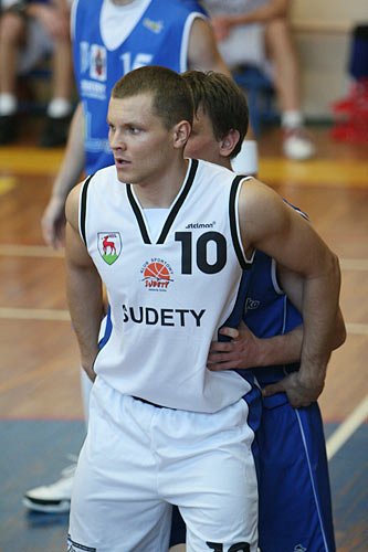sudety-pokonay-przeciwnika-grajacego-ponizej-pasa-13519