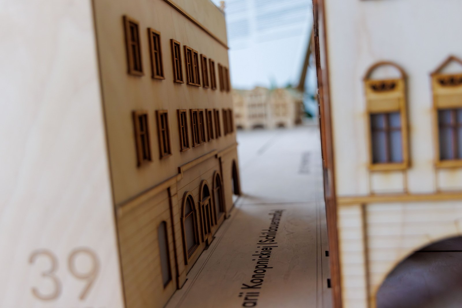 historia-w-miniaturze-wystawa-w-galerii-nowy-rynek-135295