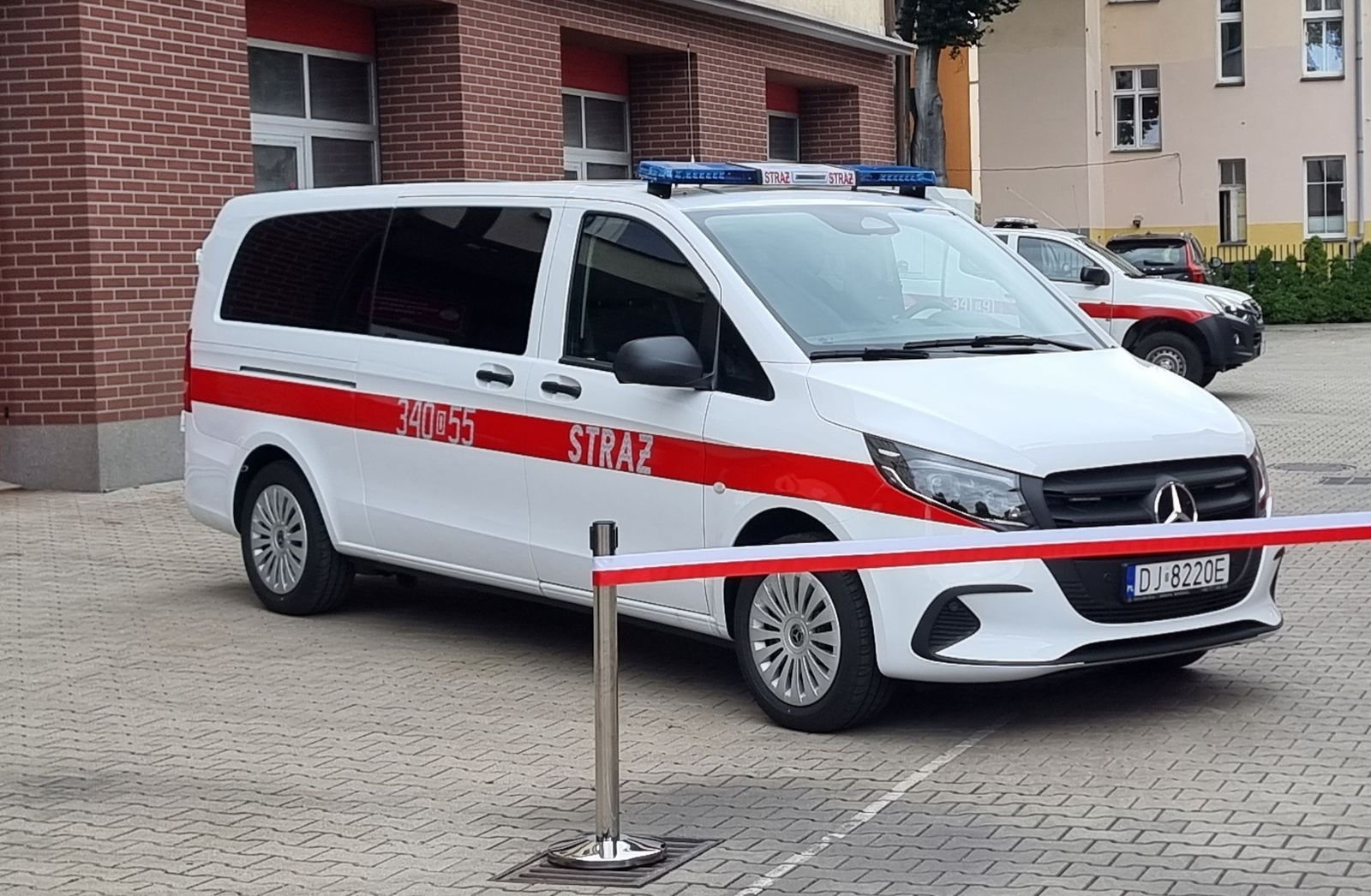 samorzady-dorzuciy-sie-do-busa-dla-strazakow-135301