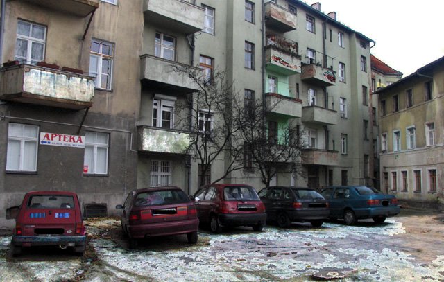Tragedia rozegrała się na tyłach ulicy Wolności.