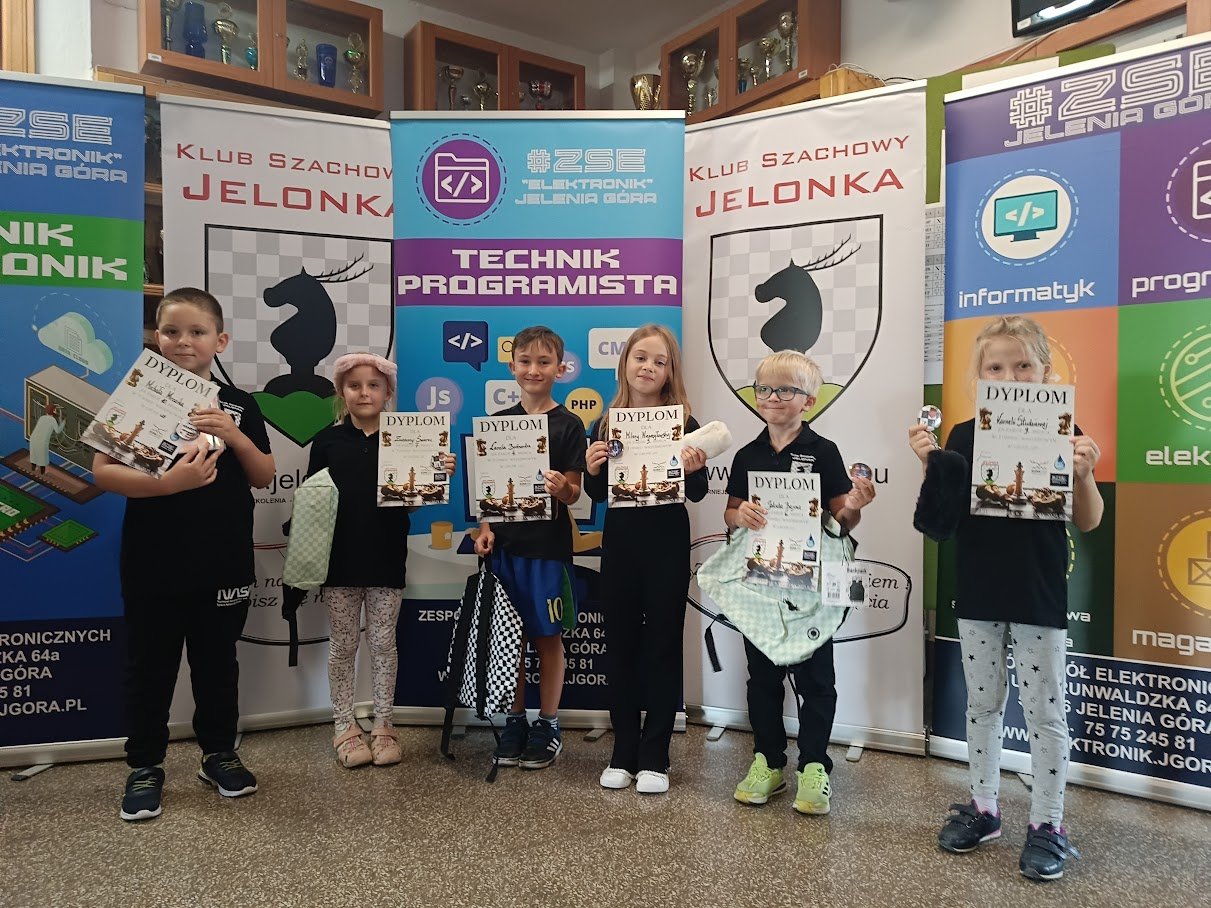 zacieta-walka-o-prym-w-4-grupach-rozgrywkowych-135384