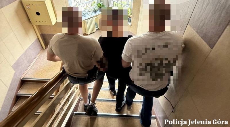 policjanci-zatrzymali-mezczyzne-podejrzanego-o-ograbianie-grobow-czyn-zasugujacy-na-szczegolne-potepienie-135400