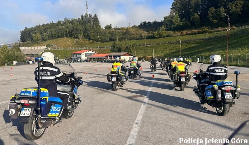 policjanci-jeleniogorskiej-drogowki-doskonalili-swoje-umiejetnosci-w-miedzynarodowym-szkoleniu-motocyklowym-w-austrii-135434