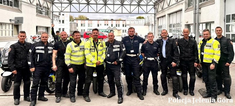 policjanci-jeleniogorskiej-drogowki-doskonalili-swoje-umiejetnosci-w-miedzynarodowym-szkoleniu-motocyklowym-w-austrii-135434