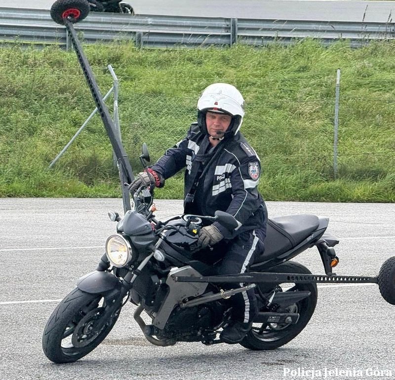 policjanci-jeleniogorskiej-drogowki-doskonalili-swoje-umiejetnosci-w-miedzynarodowym-szkoleniu-motocyklowym-w-austrii-135434