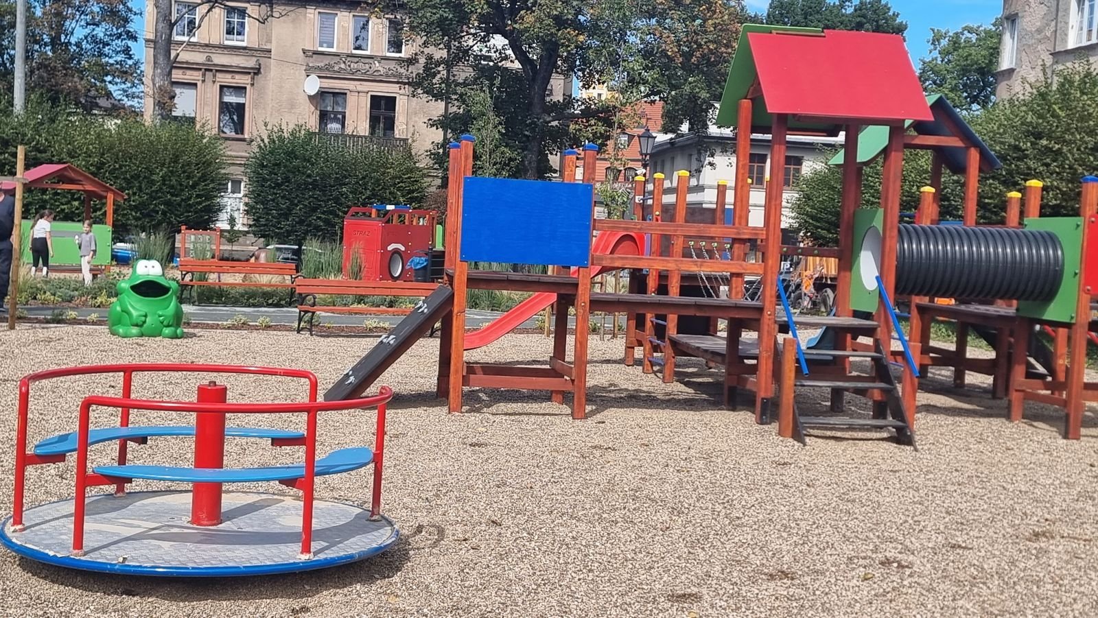 plac-kosciuszki-nowe-miejsce-do-zabaw-dla-dzieci-135446