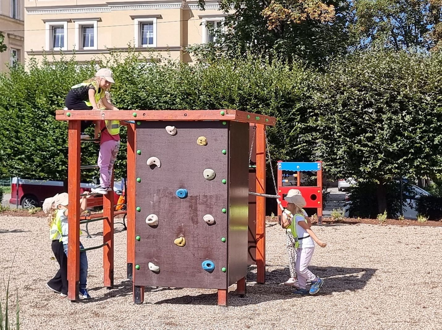 plac-kosciuszki-nowe-miejsce-do-zabaw-dla-dzieci-135446