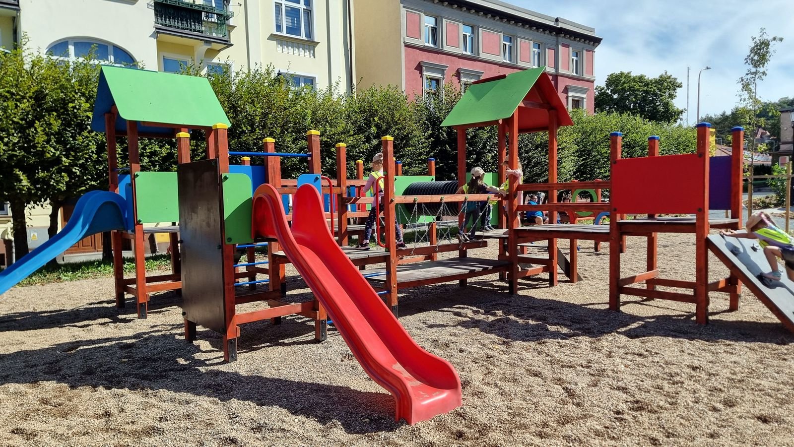 plac-kosciuszki-nowe-miejsce-do-zabaw-dla-dzieci-135446