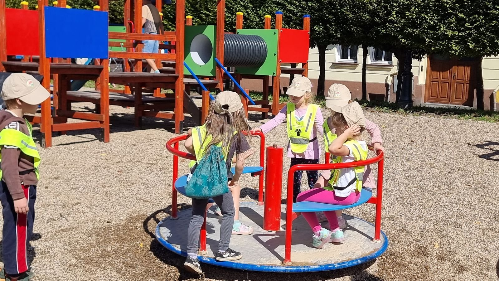 plac-kosciuszki-nowe-miejsce-do-zabaw-dla-dzieci-135446