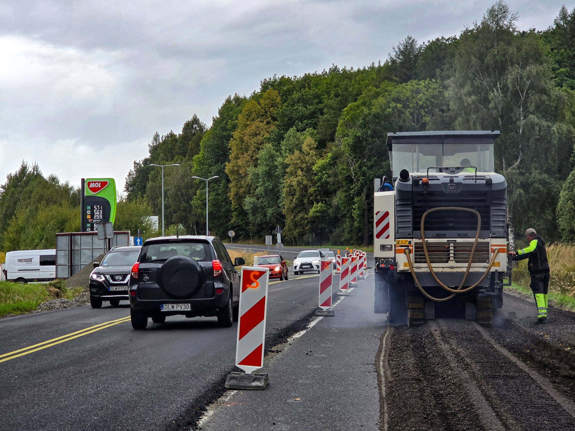 jest-juz-nowy-asfalt-na-drodze-wylotowej-na-zgorzelec-135491