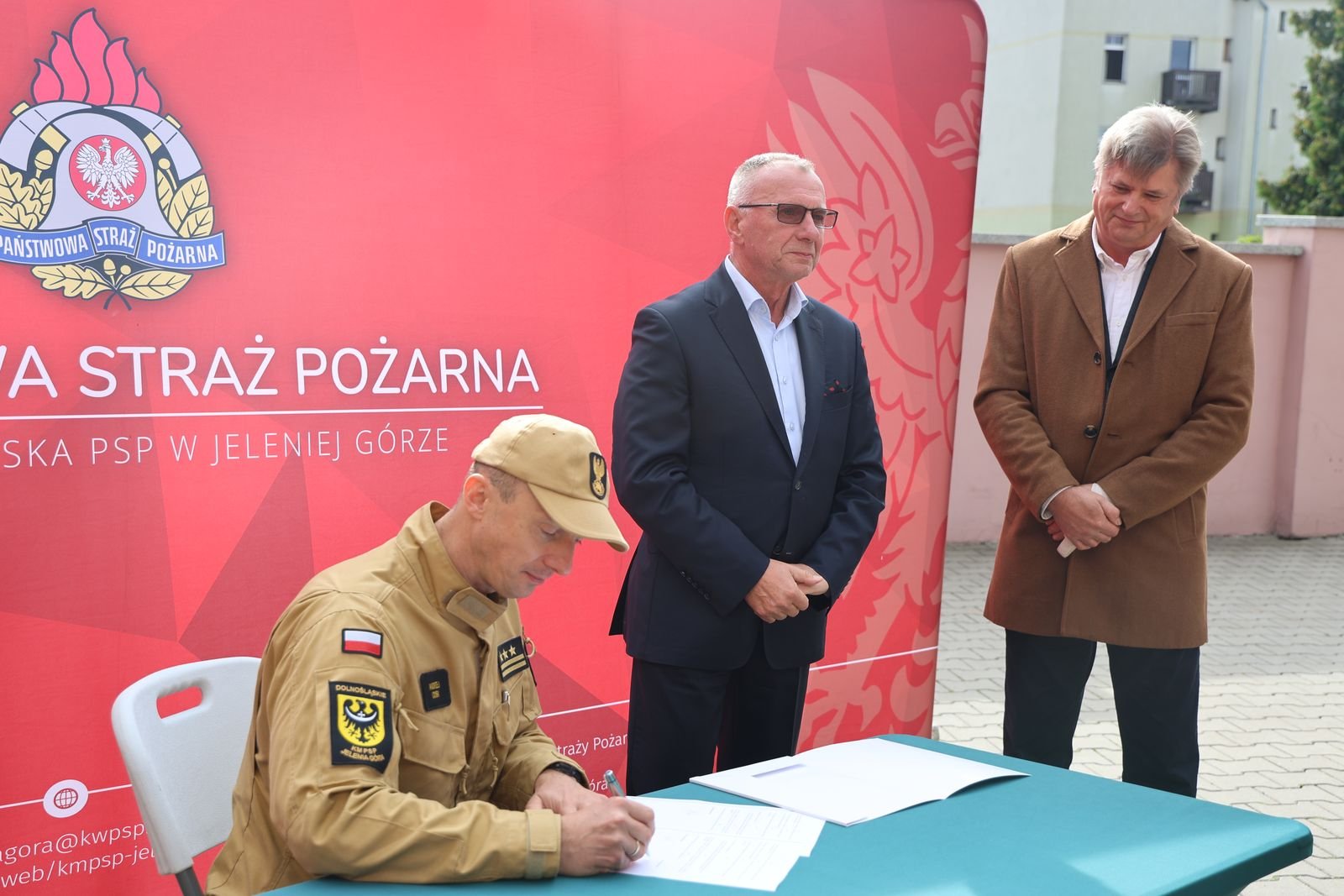 pck-wspiera-jeleniogorskich-strazakow-135747