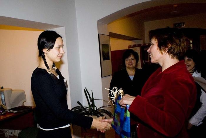 Katarzyna Maczel z naczelniczką wydziału kultury UM w Jeleniej Górze Ireną Kempisty.